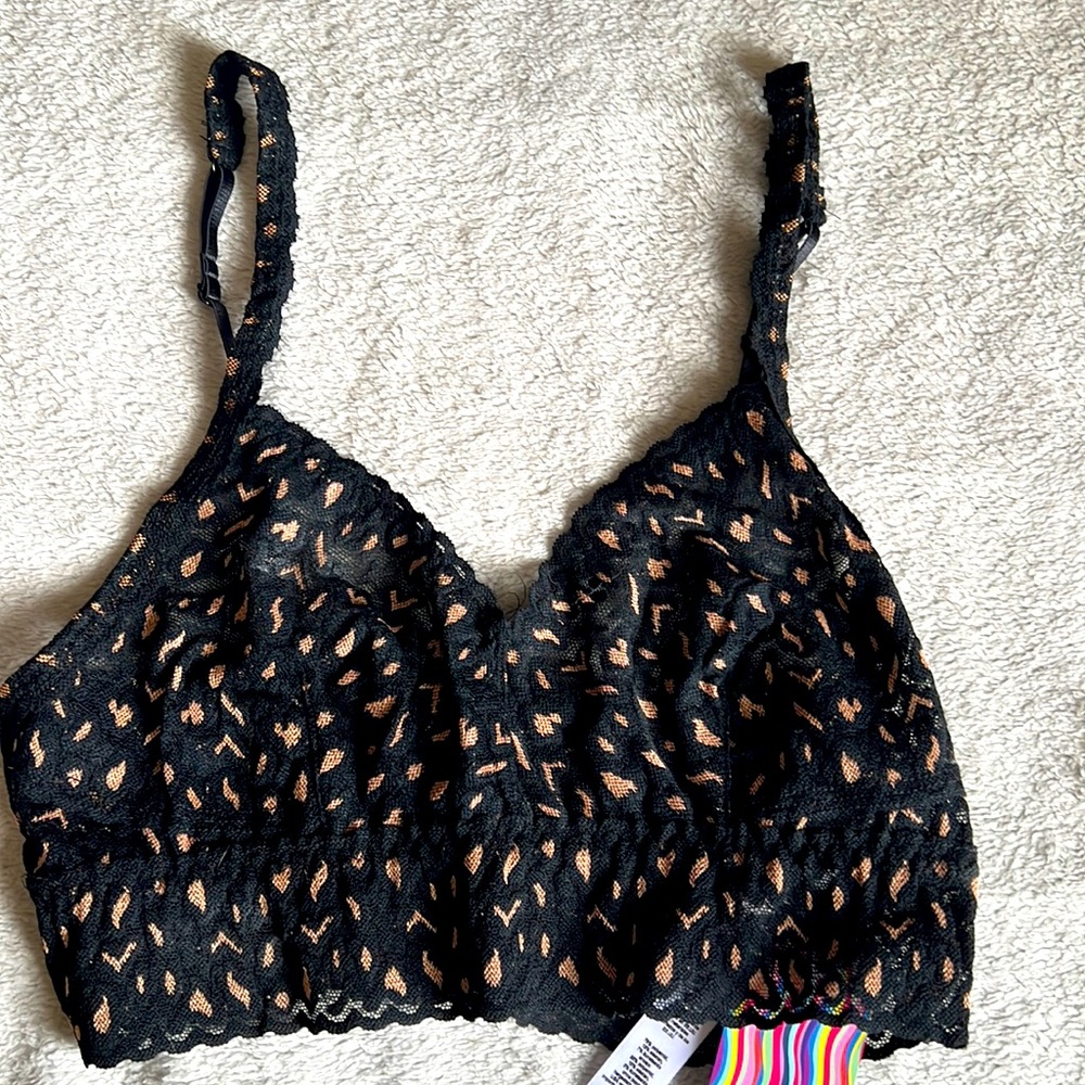 Hanky Panky V-neck bralette. Never worn